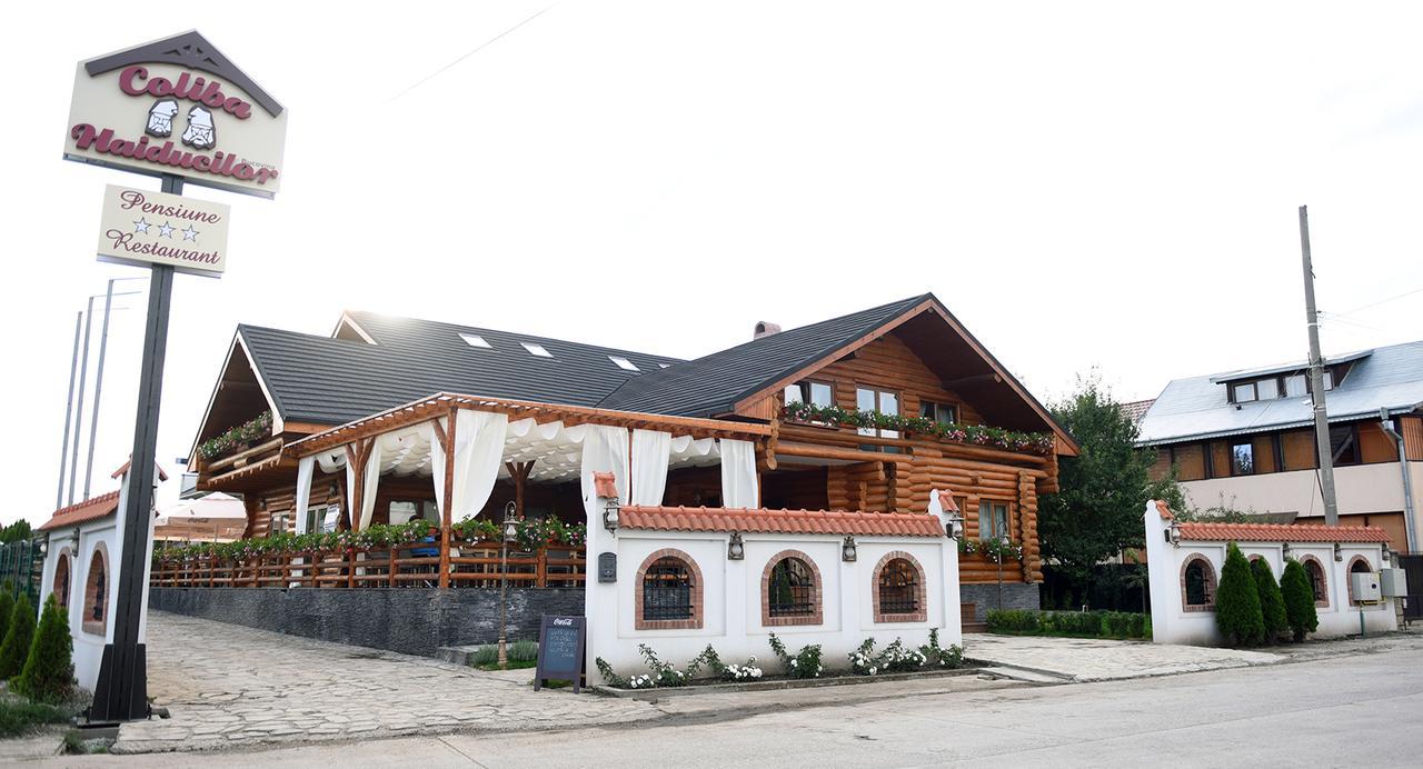 Domeniul Haiducilor Bucovina Villa Suceava Luaran gambar